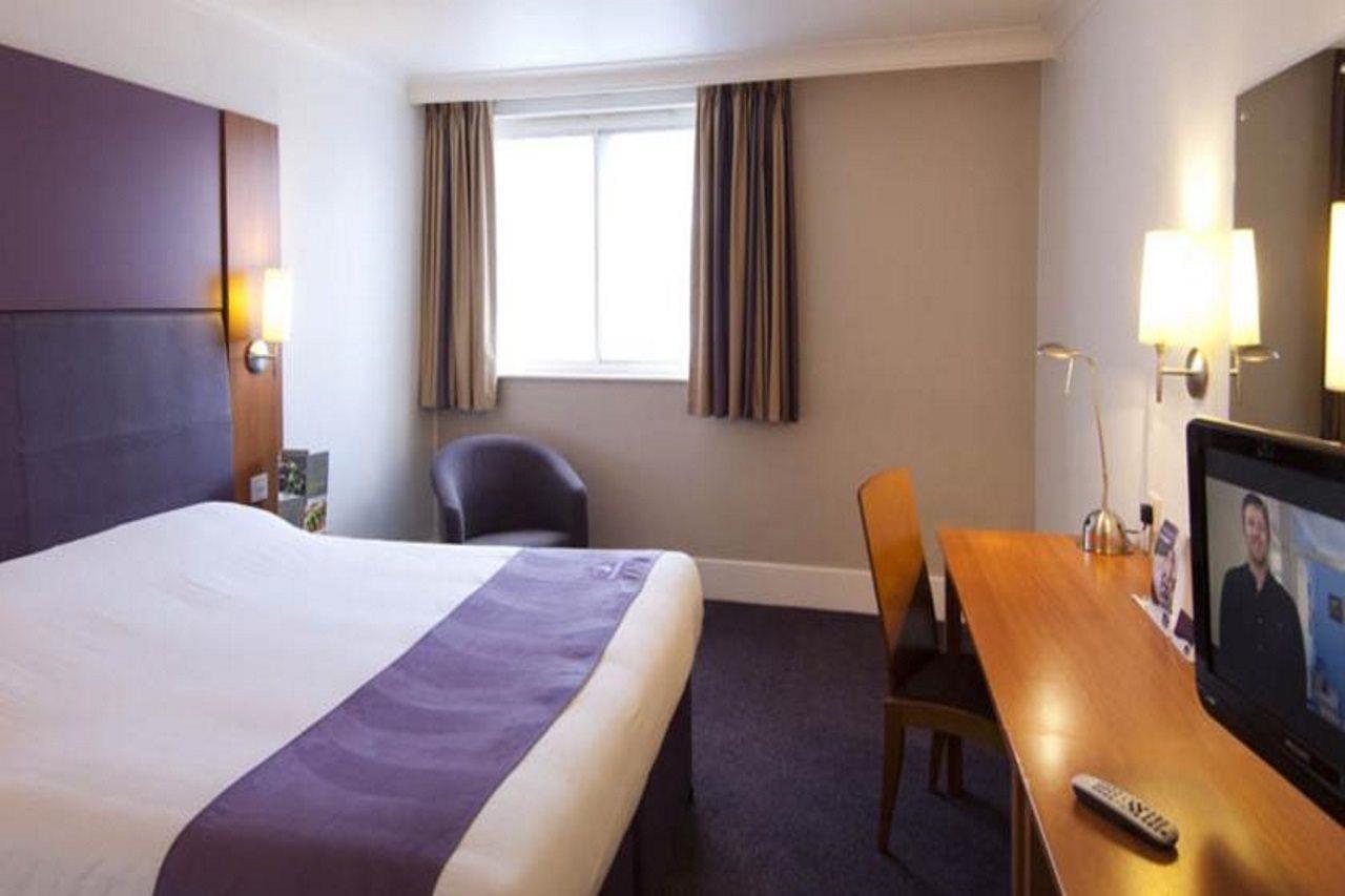 Premier Inn Manchester Airport Ringway 외부 사진